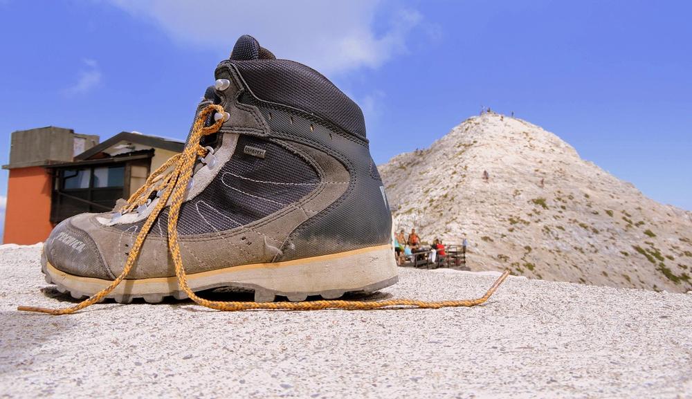 hiking boots-0097ee0084314c58bb1be556c7eeac7c.jpg hiking boots